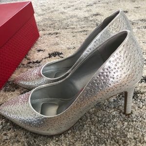 Kelly & Katie Metallic Silver Astivia Pump